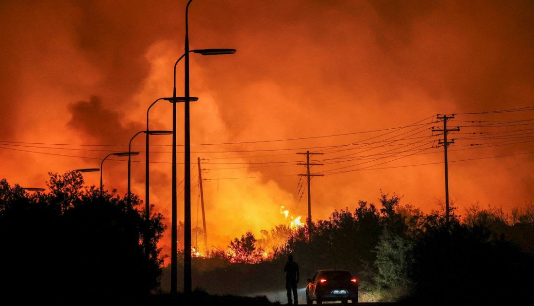 Yunanistan’da yangınlar nedeniyle tahliyeler sürüyor