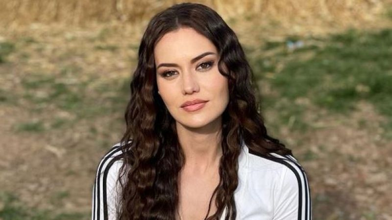 Fahriye Evcen bikinili pozlarını paylaştı!