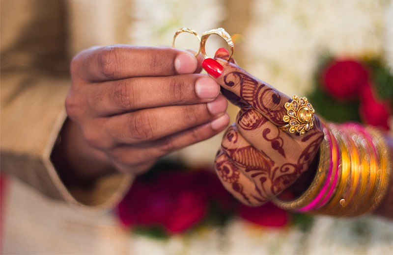 Evlilik sitesinden tanıştığı 15 kişiyle evlendi
