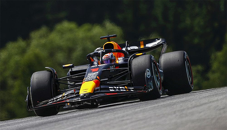 Avusturya’da sprint yarışını Verstappen kazandı