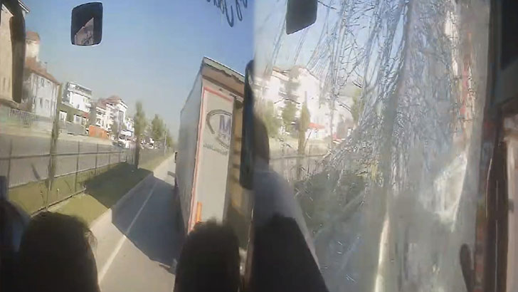 Bursa’da yolcu otobüsü kaza yaptı
