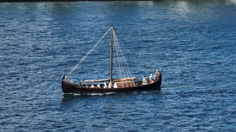 Viking yelkenlisi Boğaz’a demir attı