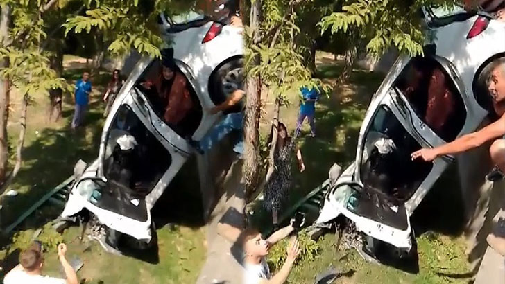 Bursa’da düğüne giden aile şarampole uçtu