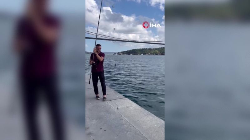Dusan Tadic, İstanbul Boğazı’nda balık tuttu