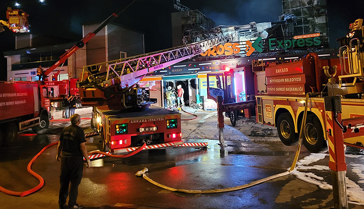 Ankara’da korkutan market yangını