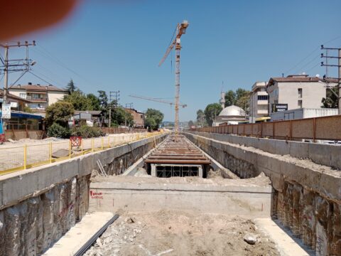 Şehir Hastanesi metrosu inşaatı mağdur etti… Geçit’te yol ne zaman açılacak?