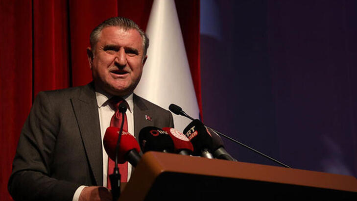 Bakan Bak’tan genç tekvandoculara tebrik