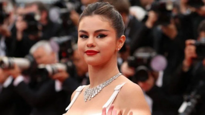 Selena Gomez’in yeni şarkısı The Weeknd’e mi gönderme?