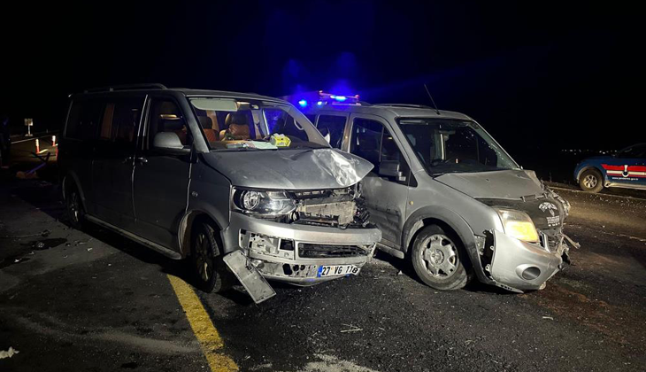 Kaza yapanların yardımına gitmişlerdi! Aralarına başka araç daldı: 3 ölü, 7 yaralı