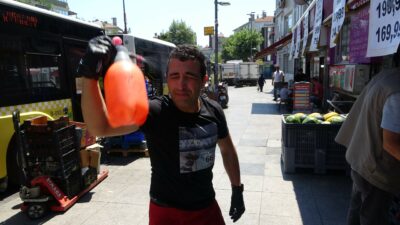 İstanbul kavruluyor: Hem ürünleri hem de kendisini suladı