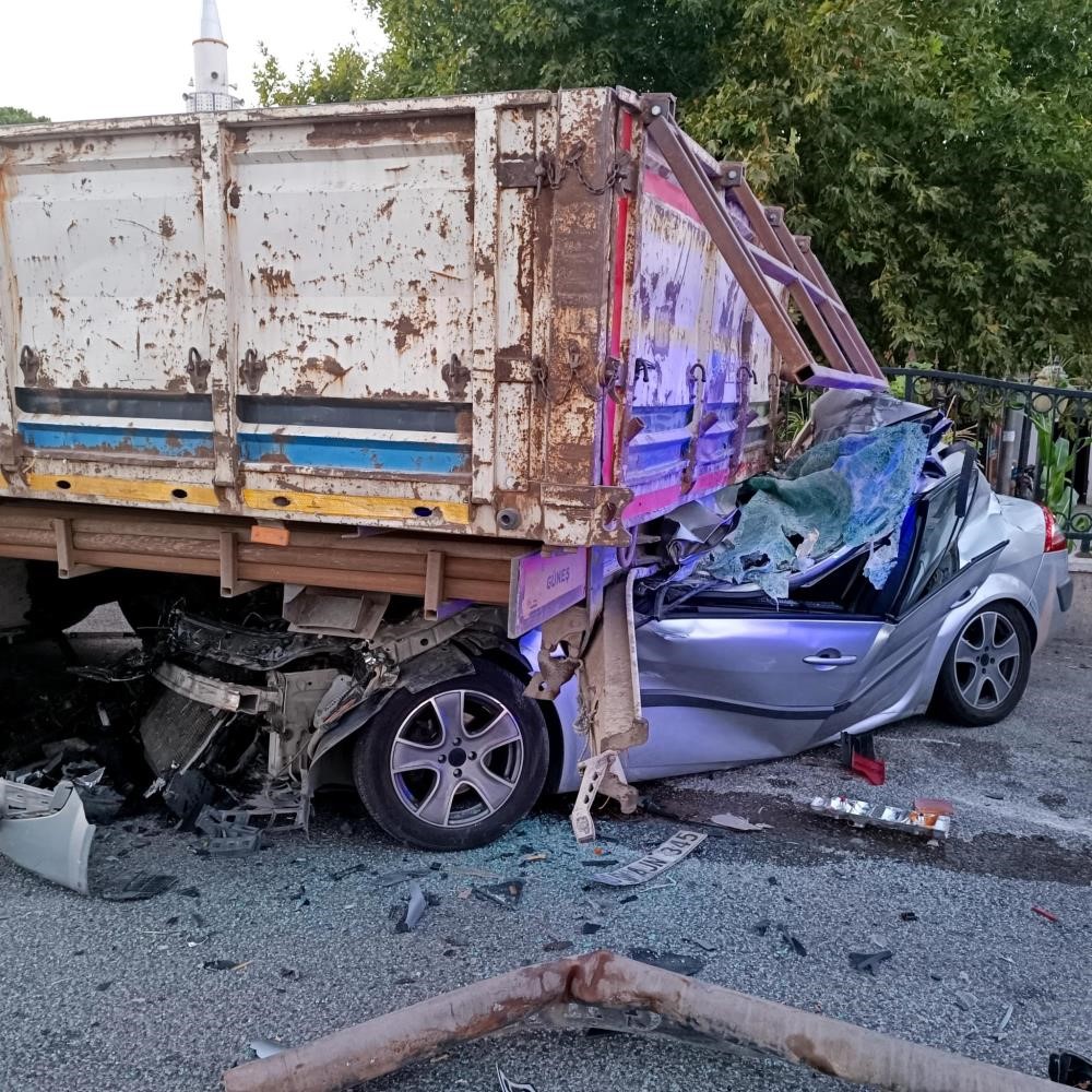 Bursa’da 4 kişinin hayatını kaybettiği kazada TIR şoförü tutuklandı