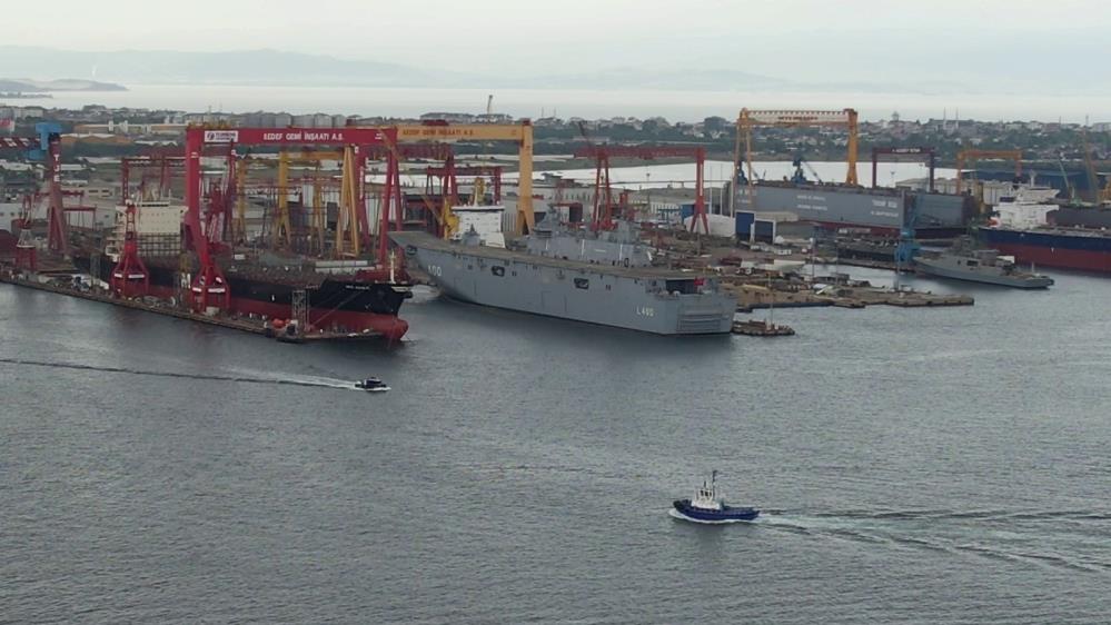 TCG Anadolu 4 ay sonra yeniden Tuzla’da