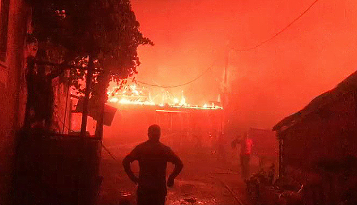 Çanakkale’de yangın evlere ulaştı