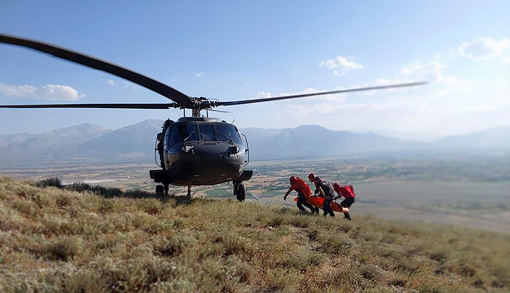 Yaralı jeoloji mühendisi helikopterle kurtarıldı