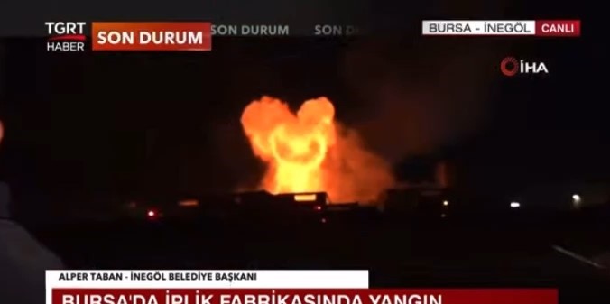 Bursa’da yanan fabrikada canlı yayında patlama oldu!