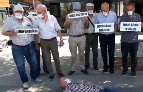 DİSK Emekli-Sen üyelerinden ‘Emekliyiz, açız, ölüyoruz’ eylemi DİSK Emekli-Sen üyelerinden ‘Emekliyiz, açız, ölüyoruz’ eylemi
