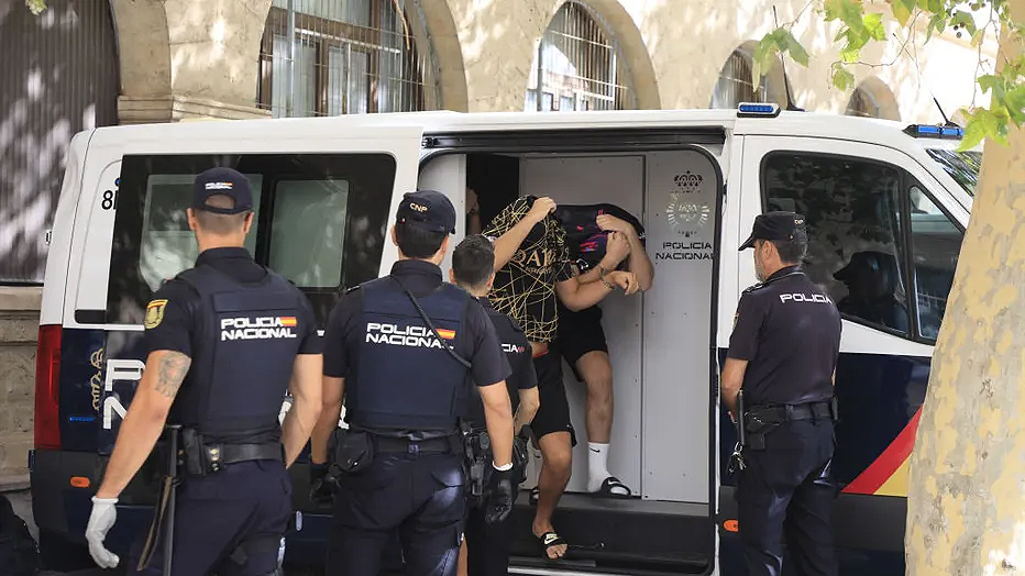 İspanya’da genç kıza toplu tecavüz skandalı