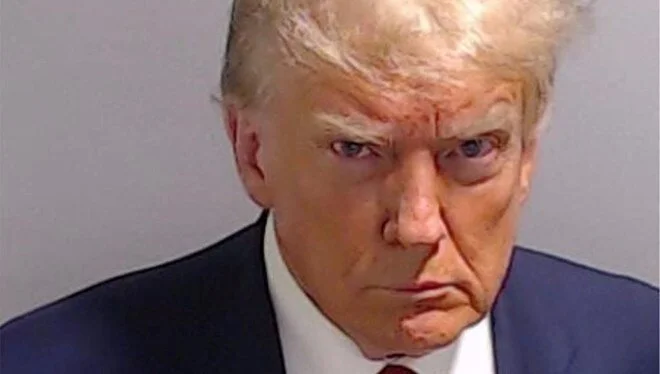 Donald Trump’ın sabıka fotoğrafı ticarete dönüştü