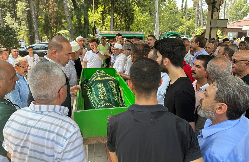 Sanatçı Cahit Seyhanlı son yolculuğuna uğurlandı