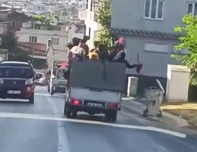 Bursa’da tehlikeli düğün konvoyu kamerada
