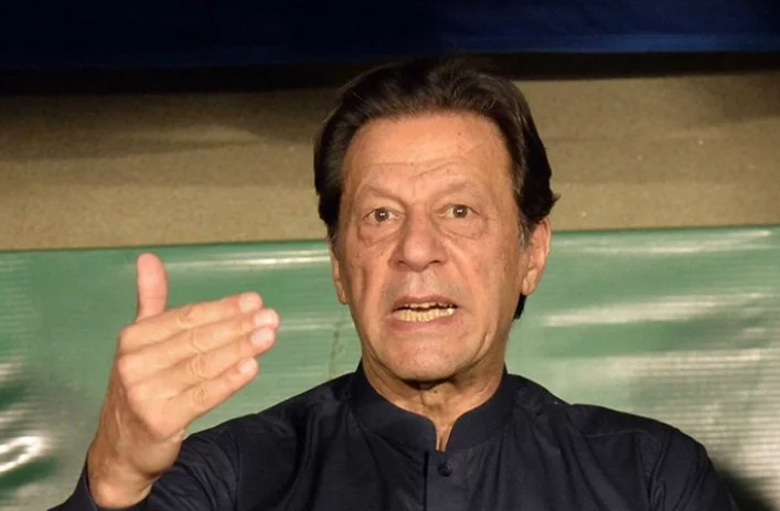 Eski Pakistan Başbakanı Khan’ın hapis cezası ertelendi