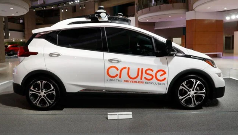 İnternet bağlantısı kopan robot taksiler San Francisco’yu birbirine kattı