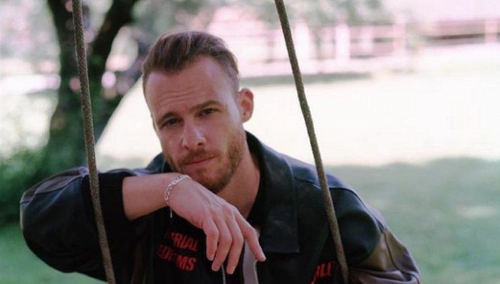 Kerem Bürsin sette fenalaştı!