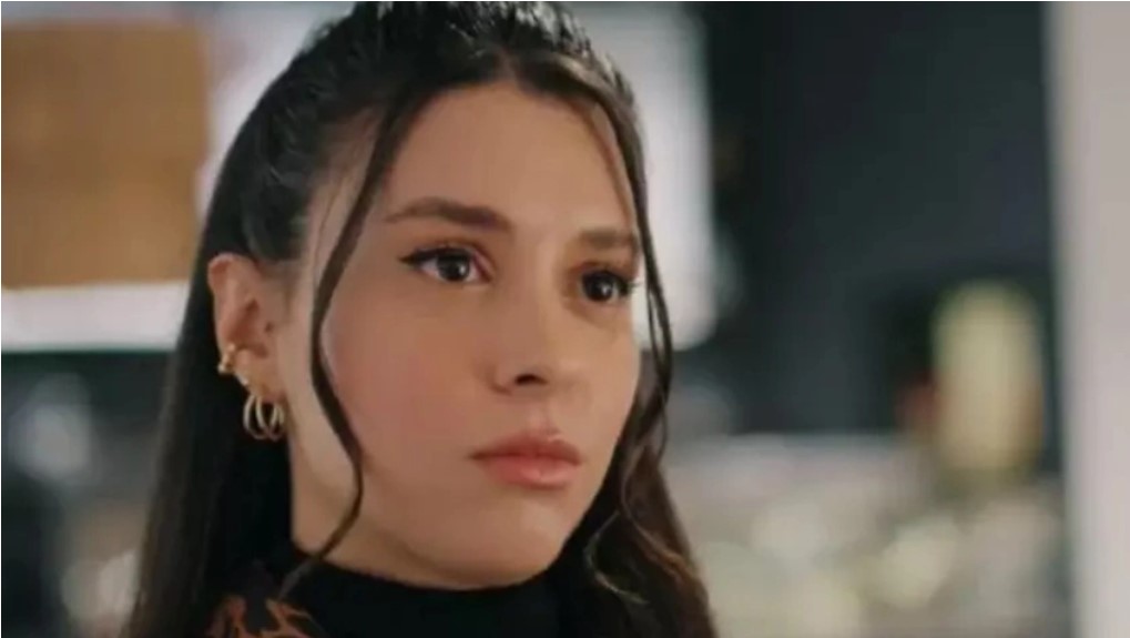 Yalı Çapkını’nın Pelin’i sevgilisiyle sarmaş dolaş!
