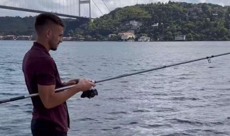 Fenerbahçeli yıldız İstanbul Boğazı’nda balık tuttu