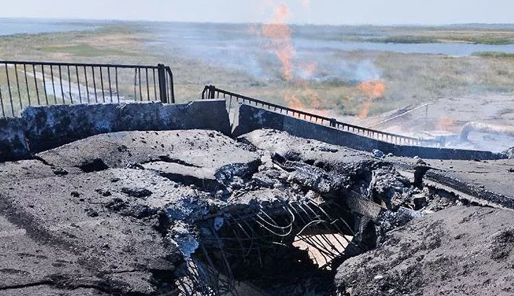 ‘Ukrayna, Herson’u Kırım’a bağlayan köprüyü vurdu’ iddiası