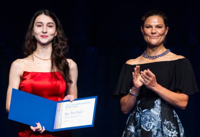 Liseli Ayşe Stockholm’den ödülle döndü