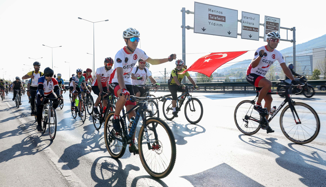 Cumhuriyet için Tophane’den Mudanya’ya pedal çevirdiler