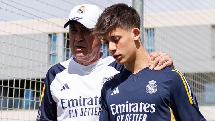 Ancelotti’nin torunu Arda Güler’in formasını giydi
