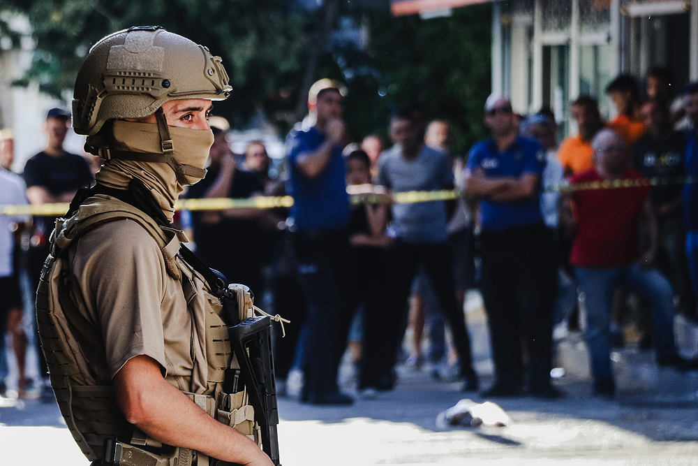 Annesini rehin aldı: Polisin nefes kesen operasyonu…