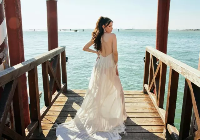 Özge Gürel iddialı festival pozlarıyla beğeni topladı!
