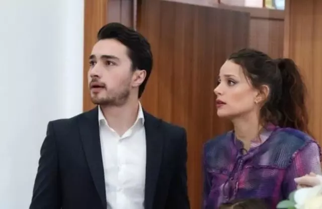 Leyla Tanlar ve Burak Dakak nişanlandı