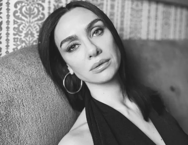 Birce Akalay yeni dizisi için imaj değiştirdi!