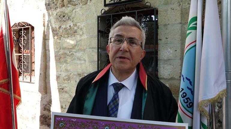 40 yıl önce bıraktığı fakülteyi bitirip 63 yaşında avukat oldu
