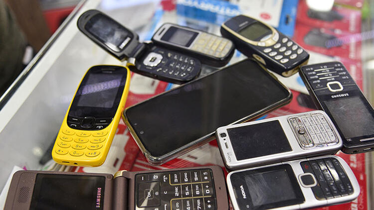 Tuşlu telefon kullanıcısı artınca hurdası bile para etti