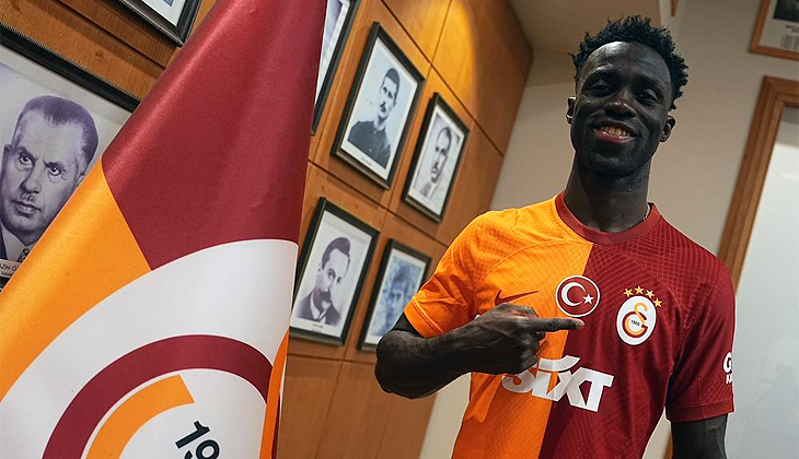 Davinson Sanchez’den 3 kulvarda başarı mesajı