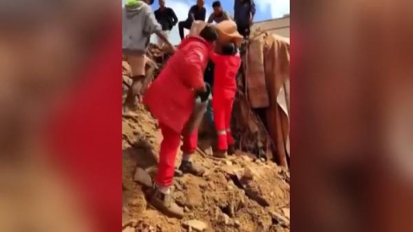 Libya’daki sel felaketinde Kızılay’ın çalışmaları kameralara yansıdı
