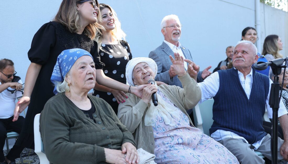 Bursa’da Alzheimer hastalarının neşe dolu günü