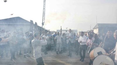 Bursa’da zam coşkusu… İşçiler kararı davul zurna ile kutladı!