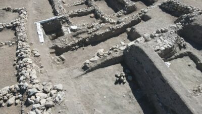 Anadolu tarihine ışık tutan Eskiyapar Höyük’te 3 bin 500 yıllık yapı gün yüzüne çıkıyor
