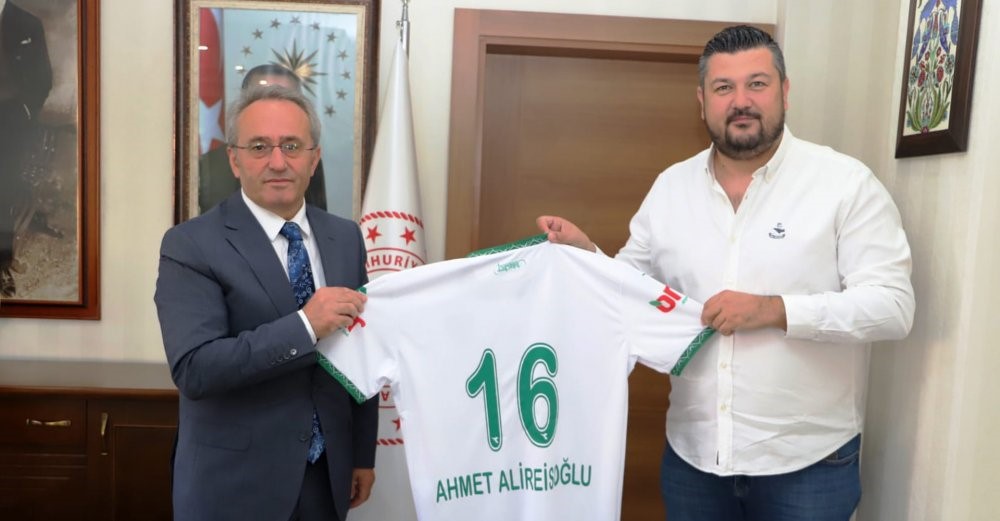 Bursaspor, İl Milli Eğitim Müdürlüğü’nü ziyaret etti Bursaspor, İl Milli Eğitim Müdürlüğü’nü ziyaret etti