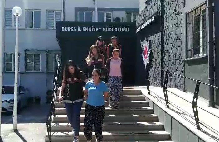 Bursa’da daire daire vurgun yaptılar… Adliyeye çıkarken söylediği sözler şaşırttı
