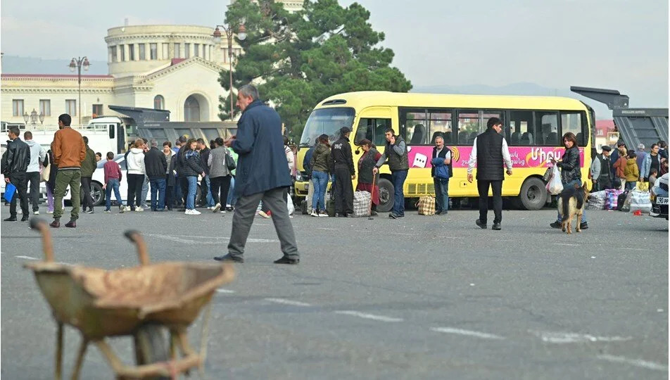 Ermeniler Karabağ’dan ayrılıyor
