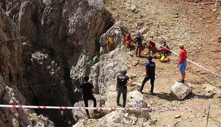 Mağarada rahatsızlanan ABD’li dağcı kurtarıldı