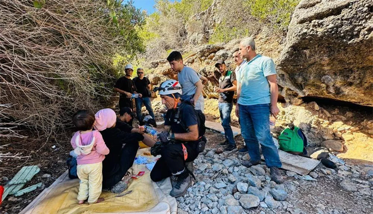 Dağlık alanda mahsur kalan 14 düzensiz göçmen kurtarıldı