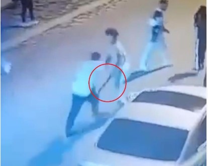Bursa’da satır ve bıçaklar konuştu…Kavga anı kamerada